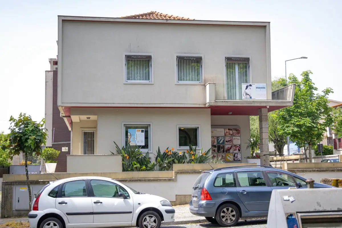 Fachada da Clibioestética Constança vista a partir da rua.